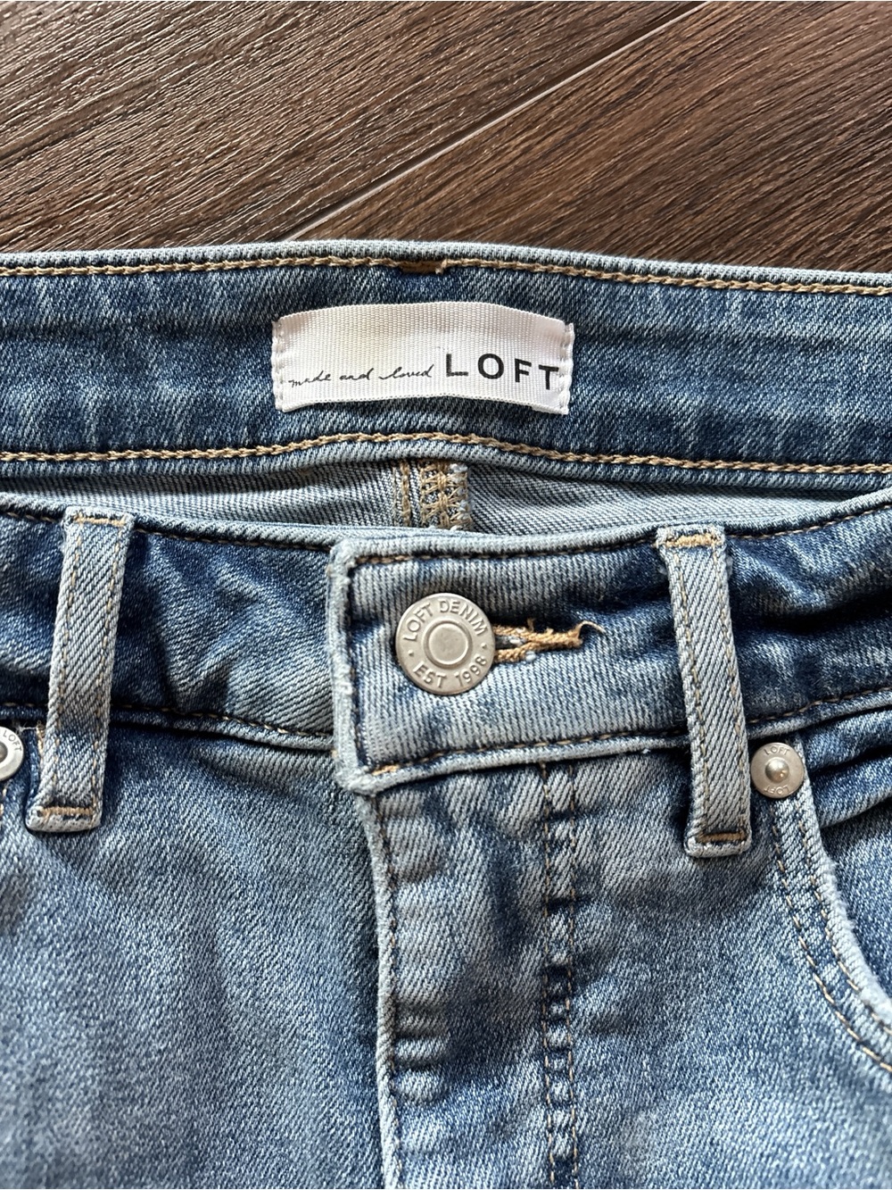 LOFT Distressed Light Blue Denim Skinny Jeans - Picture 4 of 4